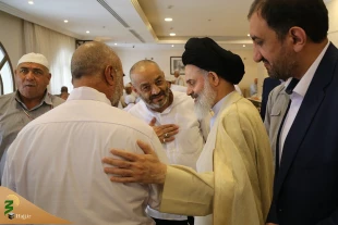 دیدار آیت الله حسینی بوشهری با زائران در هتل حیات مدینه منوره 9