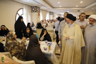 دیدار آیت الله حسینی بوشهری با زائران در هتل حیات مدینه منوره 13
