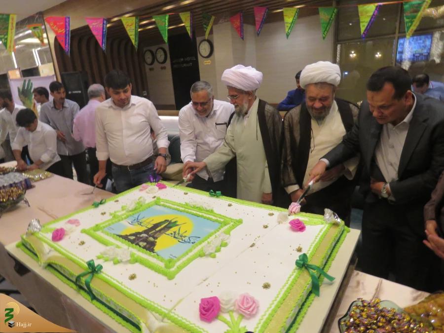 جشن باشکوه عید سعید غدیر خم با حضور کاروان های دانشگاهی در کربلا برگزار شد 

جشن عید سعید غدیرخم در هتل جابر کربلا باحضور دانشگاهیان برگزار گردید. 12