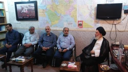 دیدار دست اندکاران ستادشمسا ومسئول دفترنمایندگی بعثه نجف

جلسه  دیداروهم اندیشی اعضای ستاد شمسا با اعضای بعثه مقام معظم رهبری در نجف اشرف در آستانه عید سعید غدیر خم در محل دفتر نمایندگی بعثه برگزار گردید. 2