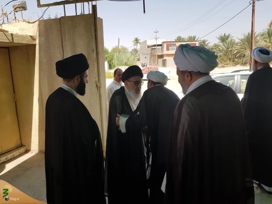 دیدار مسئول دفترنمایندگی بعثه درعراق با آیت الله قزوینی از علمای کربلای معلی

به مناسبت فرارسیدن عید سعید غدیر خم حجه الاسلام والمسلمین نجفی روحانی مسئول دفترنمایندگی بعثه مقام معظم رهبری در عراق و هیئت همراه با آیت الله قزوینی از علمای کربلای معلی دیدا