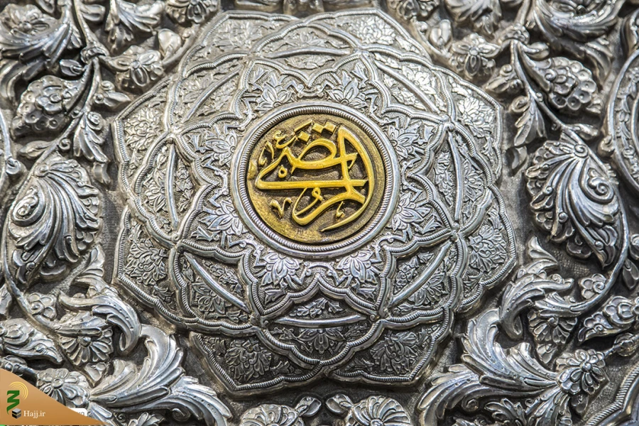 همزمان با فرارسیدن عید غدیر خم، صحن مطهر به کتیبه های ولائی مزین شد 7