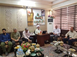 دیدار دست اندکاران ستاد شمسا به مناسبت عید غدیربا مسئول دفترنمایندگی بعثه درعراق

عوامل بعثه مقام معظم رهبری ، سازمان حج و زیارت ، رئیس ستاد عملیات شمسا درعراق، مسئولان اجرایی ودست اندرکاران درسالروز عید غدیرخم با مسئول دفترنمایندگی بعثه مقام معظم رهبری