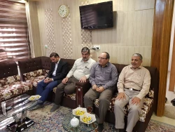 دیدار دست اندکاران ستاد شمسا به مناسبت عید غدیربا مسئول دفترنمایندگی بعثه درعراق

عوامل بعثه مقام معظم رهبری ، سازمان حج و زیارت ، رئیس ستاد عملیات شمسا درعراق، مسئولان اجرایی ودست اندرکاران درسالروز عید غدیرخم با مسئول دفترنمایندگی بعثه مقام معظم رهبری