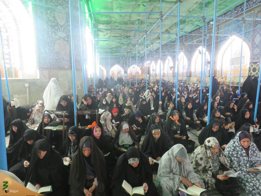زمزمه روحبخش دعای کمیل در خیمه گاه حسینی طنین انداز شد

در شب زیارتی حضرت اباعبدالله الحسین(ع)،خیمه گاه حسینی در کربلای معلی میزبان زایرینی بود که برای سر دادن ندای «لبیک یا حسین» و قرائت دعای روحبخش کمیل همنوا شدند و یکصدا ندای« یا سربع الرضا» را زمزمه