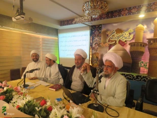 درعید سعید غدیر خم مراسم عقد اخوت دربعثه

درعید سعید غدیر خم مراسم عقد اخوت دربعثه مقام معظم رهبری درکربلا توسط مسئول دفترنمایندگی بعثه درعراق مابین حاضران جلسه روحانیون ومداحان انجام شد. 2