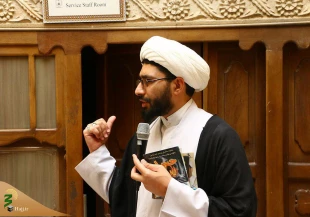 آشنایی دانشجویان باسیره امام خمینی در نجف اشرف

کاروانهای دانشجویی حاضردر نجف اشرف پس از حضور در مقام صافی صفای یمانی وشرکت در برنامه روایتگری از کعبه تا کوثر, در محل بیت امام خمینی (ره) در نجف اشرف حضور یافته وبا سیره اخلاقی,عرفانی,علمی وزندگانی امام ر