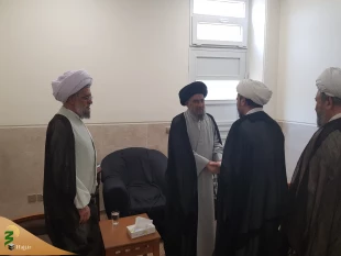 دیدار نماینده بعثه مقام معظم رهبری با آیت الله مدرسی

در دیدار حجت الاسلام و المسلمین نجفی مسئول دفتر نمایندگی بعثه مقام معظم رهبری در عراق با آیت الله سید محمدتقی مدرسی ، پیرامون مسائل فرهنگی گفتگو شد ولزوم  اتحاد وانسجام ملت ایران وعراق بعنوان یک رسال