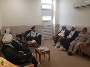 دیدار نماینده بعثه مقام معظم رهبری با آیت الله مدرسی

در دیدار حجت الاسلام و المسلمین نجفی مسئول دفتر نمایندگی بعثه مقام معظم رهبری در عراق با آیت الله سید محمدتقی مدرسی ، پیرامون مسائل فرهنگی گفتگو شد ولزوم  اتحاد وانسجام ملت ایران وعراق بعنوان یک رسال