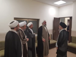 دیدار نماینده بعثه مقام معظم رهبری با آیت الله مدرسی

در دیدار حجت الاسلام و المسلمین نجفی مسئول دفتر نمایندگی بعثه مقام معظم رهبری در عراق با آیت الله سید محمدتقی مدرسی ، پیرامون مسائل فرهنگی گفتگو شد ولزوم  اتحاد وانسجام ملت ایران وعراق بعنوان یک رسال