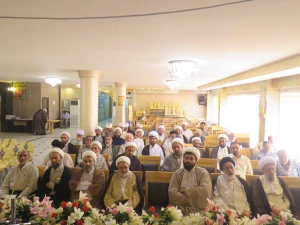 نشست مداحان و روحانیان کاروان ها در کربلا برگزار شد