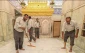 همزمان با فرارسیدن ماه محرم و تشرف هزاران نفر به زیارت حرم مطهر حضرت امام حسین(ع)، مراسم غبارروبی حرم مطهر آن حضرت توسط خادمان افتخاری حرم انجام شد. 2