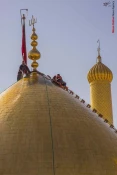 غبارروبی گنبد حرم مطهر امام حسین(ع) در آستانه محرم + تصاویر
 2