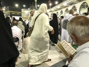 پـــــــروردگارا دست نیاز به درگاه تو دراز می کنم