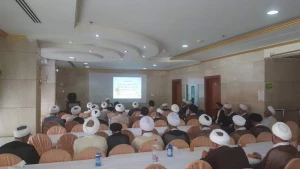 نشست روحانیون کاروان های ایرانی درشهرپیامبر