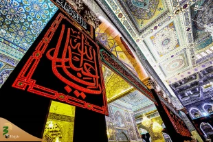 حرم مطهر امام حسین (علیه السلام) و حرم حضرت ابوالفضل (علیه السلام) در آستانۀ آغاز ماه محرم الحرام، سراسر سیاه پوش شد 2