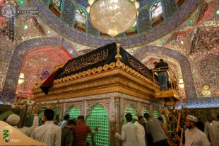 در ماه حزن وعزا: صحن و سراى بارگاه علوی سیاه پوش شد.+ تصاویر

همزمان با فرا رسیدن ماه عزای اهل بیت (ع) ماه محرم الحرام صحن وسرای بارگاه مطهر علوی سیاه پوش شد.  2