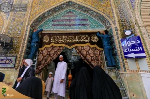 در ماه حزن وعزا: صحن و سراى بارگاه علوی سیاه پوش شد.+ تصاویر

همزمان با فرا رسیدن ماه عزای اهل بیت (ع) ماه محرم الحرام صحن وسرای بارگاه مطهر علوی سیاه پوش شد.  2