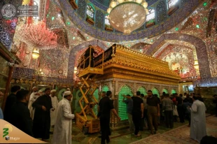 در ماه حزن وعزا: صحن و سراى بارگاه علوی سیاه پوش شد.+ تصاویر

همزمان با فرا رسیدن ماه عزای اهل بیت (ع) ماه محرم الحرام صحن وسرای بارگاه مطهر علوی سیاه پوش شد.  2