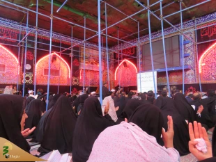 نوای یا رب یارب زائرین عتبات در خیمه گاه حسینی

به همت دفتر نمایندگی بعثه مقام معظم رهبری در کربلا، زائران ایرانی در شب چهارم ماه محرم دعای کمیل را در خیمه گاه حسینی زمزمه کردند. 5