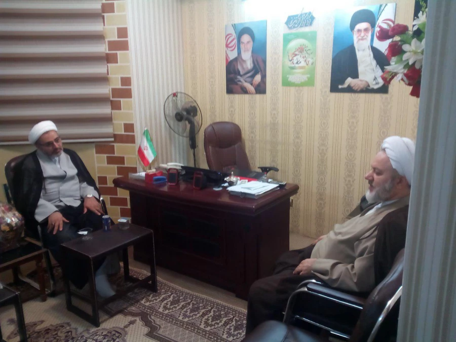 دیدار مدیرکل امور بین الملل آستان قدس رضوی سلام الله علیه با مسئول بعثه رهبری در شهر کاظمین

حجت الاسلام والمسلمین موحدی با تشکر از فعالیت های  بعثه مقام معظم رهبری گفت: می بایست زمینه تعداد و زمان حضور زایرین در کاظمین و سامرا بیشتر شود.  2