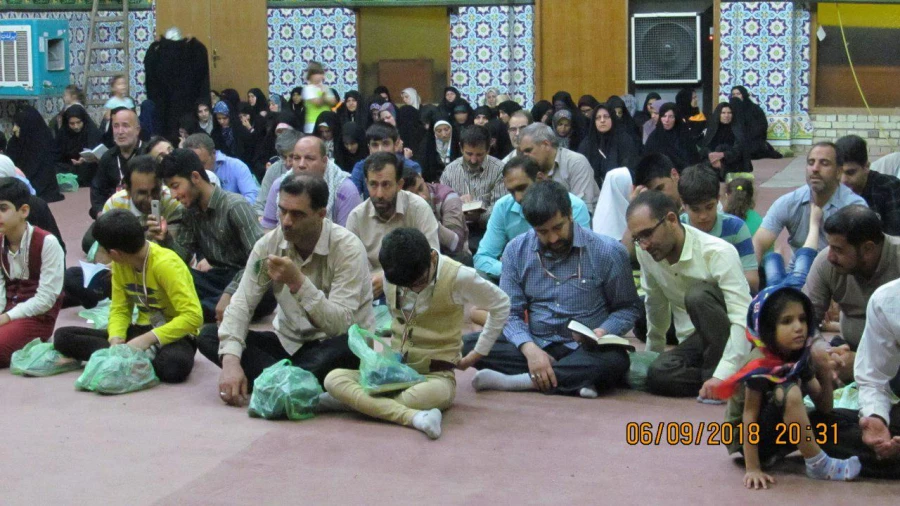 کمیل عاشقانه زائران ایرانی در جوار ملوکتی حرم امامین عسکریین(ع)

ندای یارب یارب از کمیل شورآفرین امیرمؤمنان به درگاه ایزد یکتا این بار از حنجره زائران ایرانی به آسمان رسید. 2