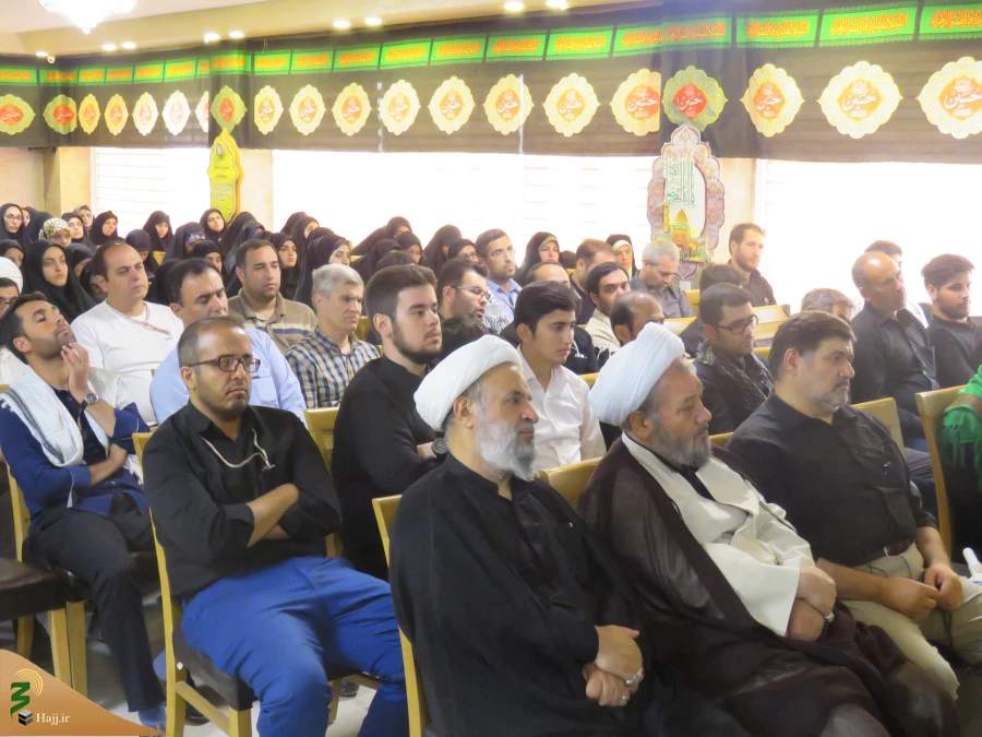 نماینده بعثه رهبری در عراق

اگر در عاشورای  زمان امام حسین(ع) بودیم چه می کردیم؟

اعزام دانشجویان به کربلا سرمایه معنوی برای نظام اسلامی است

به گزارش خبرنگار اعزامی پایگاه اطلاع رسانی حج از کربلای معلی، در هشتمین گردهمایی دانشجویان نماینده بعثه مقا
