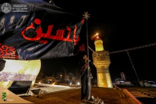 پرچم حزن وعزا بر فراز ایوان طلا افراشته شد + تصاویر
همزمان با فرا رسیدن ماه سوگواری اهل بیت (ع) پرچم سیاه حزن وعزاداری بر فراز ایوان طلا در حرم مطهر علوی افراشته شد.  2