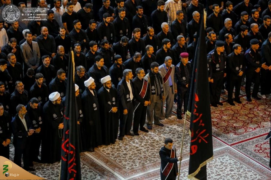 پرچم حزن وعزا بر فراز ایوان طلا افراشته شد + تصاویر
همزمان با فرا رسیدن ماه سوگواری اهل بیت (ع) پرچم سیاه حزن وعزاداری بر فراز ایوان طلا در حرم مطهر علوی افراشته شد.  2
