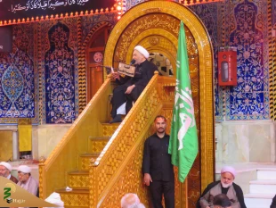 حجت الاسلام والمسلمین عبدوس:
چه کنیم که در دینداری کم همت نباشیم؟

حجت الاسلام والمسلمین عبدوس از سخنرانان بعثه مقام معظم رهبری درکربلای معلی با اشاره به حدیثی مبنی بر اجر و مزد و مقام زائران حسینی در پیشگاه خداوند متعال در روز قیامت گفت:
 چه کنیم که 