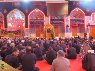 حجت الاسلام والمسلمین عبدوس:
چه کنیم که در دینداری کم همت نباشیم؟

حجت الاسلام والمسلمین عبدوس از سخنرانان بعثه مقام معظم رهبری درکربلای معلی با اشاره به حدیثی مبنی بر اجر و مزد و مقام زائران حسینی در پیشگاه خداوند متعال در روز قیامت گفت:
 چه کنیم که 