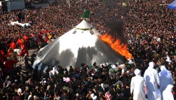 اعلام مکان برگزاری مراسم نمادین سوزاندن خیمه ها در کربلا در روز عاشورا

بخش هیاتها و شعائر حسینی آستان قدس حسینی و عباسی مکان برپایی مراسم تعزیه خوانی عاشورا و سوزاندن  خیمه ها در کربلا را اعلام کرد. 2