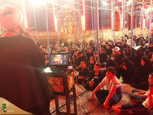 روایتگری واقعه عاشورا در خیمه گاه حسینی برگزار شد

مراسم روایتگری مصور عاشورا با اجرای حجت الاسلام غلامرضایی از راویان بعثه مقام معظم رهبری در خیمه گاه حسینی برگزار شد. 2