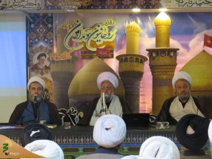 نجفی روحانی نماینده بعثه رهبری درعراق: مقاومت در منطقه الگو گرفته از قیام سید الشهدا است

درگردهمایی روحانیون و مداحان نماینده بعثه رهبری در عراق مقاوت در منطقه را نشأت گرفته از عاشورای حسینی دانست 4