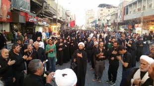 در سالروز شهادت امام حسین(ع)؛

مراسم عزاداری موکب امام رضا در کاظمین برگزار شدمراسم عزاداری زائران ایرانی با عنوان موکب امام رضا(ع) از سوی بعثه مقام معظم رهبری در سالروز شهادت امام حسین علیه السلام در کاظمین برگزار شد. 2
