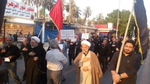 در سالروز شهادت امام حسین(ع)؛

مراسم عزاداری موکب امام رضا در کاظمین برگزار شدمراسم عزاداری زائران ایرانی با عنوان موکب امام رضا(ع) از سوی بعثه مقام معظم رهبری در سالروز شهادت امام حسین علیه السلام در کاظمین برگزار شد. 2
