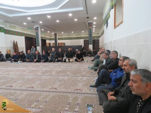 برپایی مراسم عزاداری سیدالشهدا در محل کنسولگری ایران در شهر کربلا

همزمان با شب یازدهم ماه محرم مراسم عزاداری سالار شهیدان حضرت اباعبدالله الحسین (ع) در محل کنسولگری جمهوری اسلامی ایران در شهر کربلا با حضور مسئول بعثه مقام معظم رهبری در شهر کربلا، آقای 
