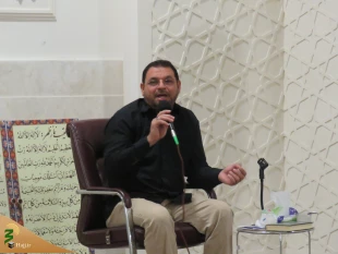 برپایی مراسم عزاداری سیدالشهدا در محل کنسولگری ایران در شهر کربلا

همزمان با شب یازدهم ماه محرم مراسم عزاداری سالار شهیدان حضرت اباعبدالله الحسین (ع) در محل کنسولگری جمهوری اسلامی ایران در شهر کربلا با حضور مسئول بعثه مقام معظم رهبری در شهر کربلا، آقای 