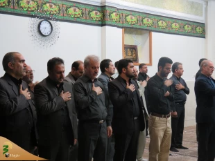 برپایی مراسم عزاداری سیدالشهدا در محل کنسولگری ایران در شهر کربلا

همزمان با شب یازدهم ماه محرم مراسم عزاداری سالار شهیدان حضرت اباعبدالله الحسین (ع) در محل کنسولگری جمهوری اسلامی ایران در شهر کربلا با حضور مسئول بعثه مقام معظم رهبری در شهر کربلا، آقای 