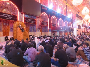 عزادارای زائران ایرانی در حرم امام حسین(ع)

حجت الاسلام والمسلمین رجائی پور با اشاره به عزت و دوری از ذلت به عنوان شاخصه مکتب امام حسین(ع) ضرورت این مسأله را در زندگی یادآور شد. 2
