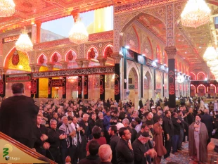 عزادارای زائران ایرانی در حرم امام حسین(ع)

حجت الاسلام والمسلمین رجائی پور با اشاره به عزت و دوری از ذلت به عنوان شاخصه مکتب امام حسین(ع) ضرورت این مسأله را در زندگی یادآور شد. 2