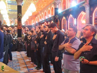 عزادارای زائران ایرانی در حرم امام حسین(ع)

حجت الاسلام والمسلمین رجائی پور با اشاره به عزت و دوری از ذلت به عنوان شاخصه مکتب امام حسین(ع) ضرورت این مسأله را در زندگی یادآور شد. 2