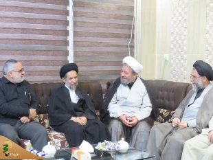 دیدار حجت الاسلام و المسلمین ابوترابی با مسئول دفتر نمایندگی بعثه رهبری در کربلا

حجت الاسلام و المسلمین ابوترابی با حضور در دفتر نمایندگی بعثه مقام معظم رهبری در عراق با حجت الاسلام والمسلمین بهجتی دیدار و گفتگو کرد. 3