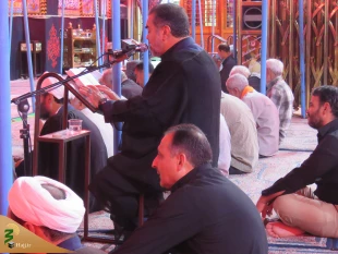 طنین دعای ندبه ایرانیان در خیمه گاه حسینی + تصاویر

ده ها نفر از شیفتگان ومنتظران مولای خوبان با حضور در این مراسم بار دیگر عهد خود را با امام زمانشان تجدید کرده و ندای فریاد رسی امام زمان(عج) از مظلومان عالم را این بار در دعای ندبه به آسمان ها رساندند. 2