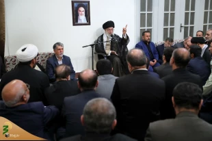 جمعی از مسئولان و دست‌اندرکاران حج با رهبر معظم انقلاب دیدار کردند 16
