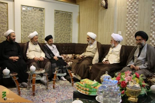 دیدار نماینده بعثه رهبری در عراق با آیت الله محسن قمی

حجت الاسلام و المسلمین نجفی روحانی نماینده بعثه رهبری در عراق با آیت الله محسن  قمی معاون ارتباطات مردمی دفتر رهبری کرد. 2