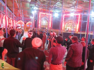 طنین ندای أَیْنَ الطَّالِبُ بِدَمِ الْمَقْتُولِ بِکَرْبَلاَءَ در خیمه گاه حسینی 
 6