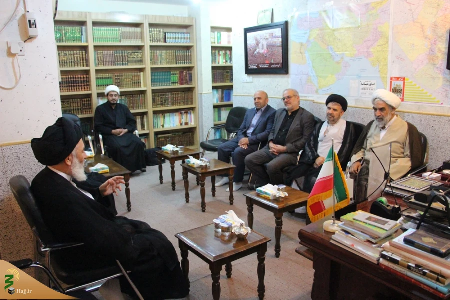 عضو شورای نمایندگی رهبری در دانشگاه‌های کشور:
معرفت افزایی باید مهم‌ترین دستاورد سفر به عتبات عالیات باشد
 3