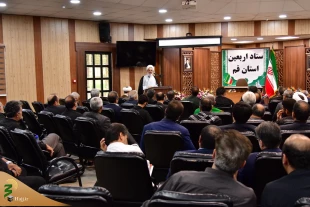 روایتگری مصور عاشورا با چهار زبان در قرارگاه اربعین استان قم 3