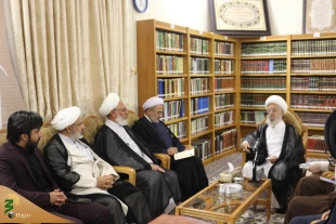 آیت‌الله مکارم شیرازی:

باید به مردم عراق به عنوان میزبان اربعین احترام کرد 6